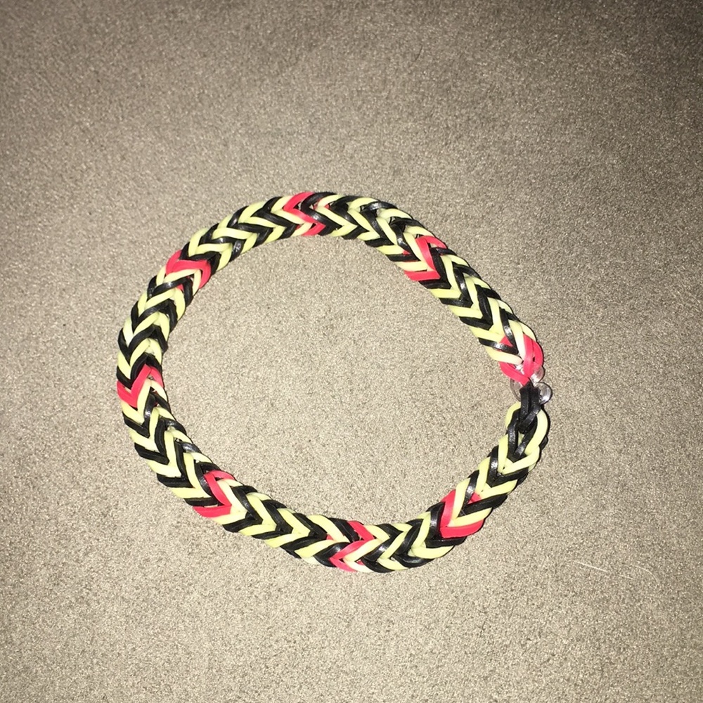 rubber band braclet black yellow with some red